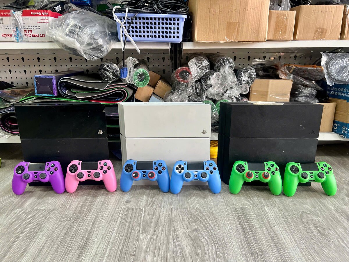 Trọn bộ PS4 Fat 1TB kèm 2 tay cầm - Hóng Game Store